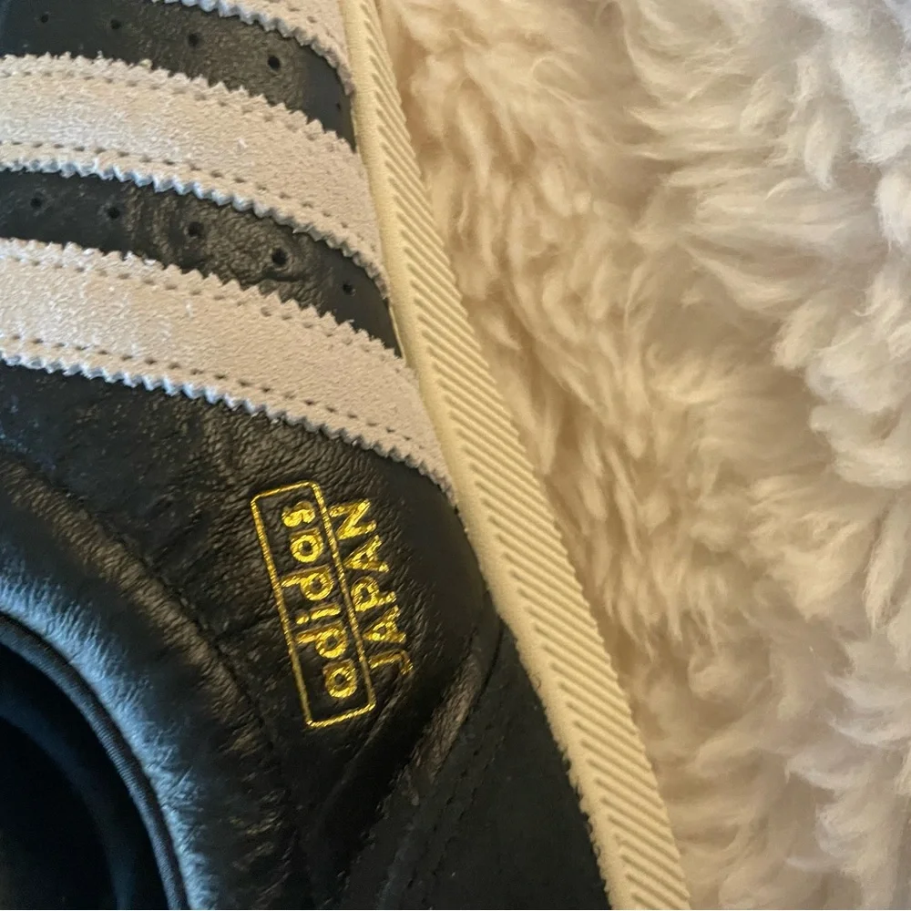 NWT Adidas Japan Women’s Black and White Sneakers Size 8 - Picture 3 of 5